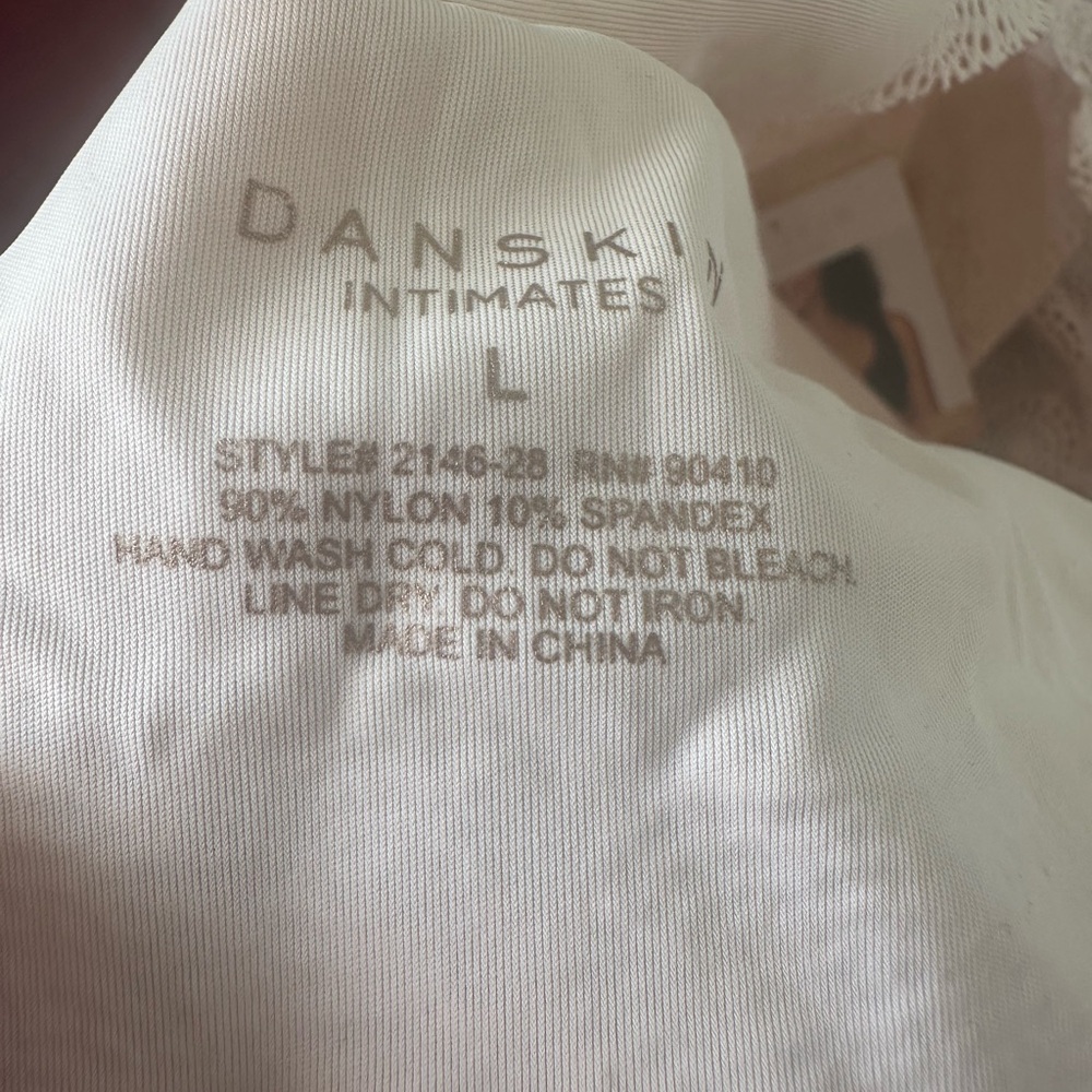 DANSKIN Intimates Lounge Bra NWT - Picture 3 of 3